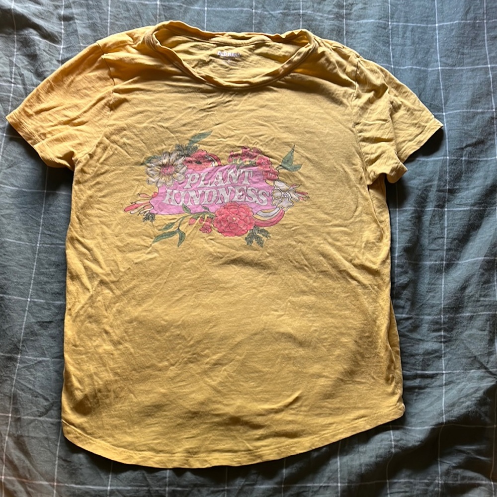 Old Navy “Plant Kindness” Shirt size medium